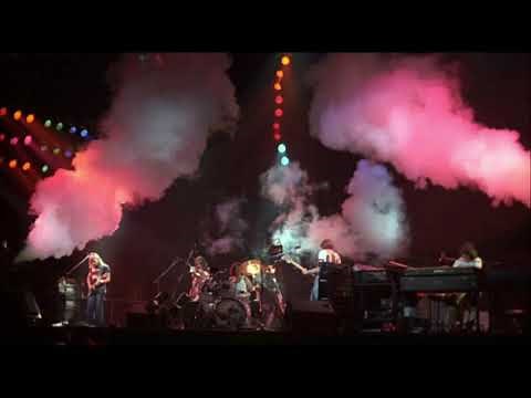 Pink Floyd- Sheep (live at Madison Square Garden, NYC 7/4/77)