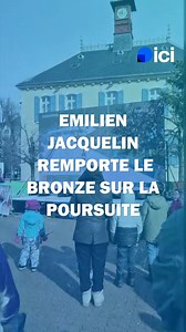 Le Villardien, Emilien Jacquelin remporte le bronze sur la poursuite hommes en biathlon aux Jeux olympiques d'hiver de Milan Cortina. Une cinquantaine de personnes ont suivi sa course à Villard-de-Lans | ici Isère