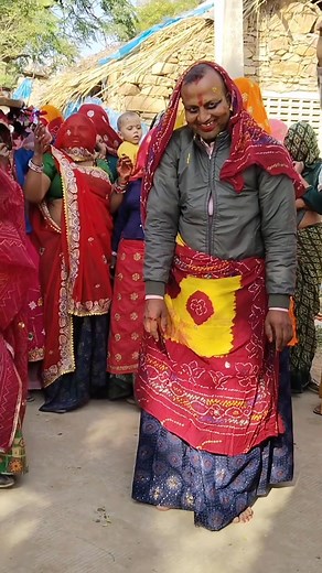 295K views · 2.9K reactions | साग तोड़बा गई छी र। #geet #dance #reels। | Ajaysingh Gurjar | Facebook