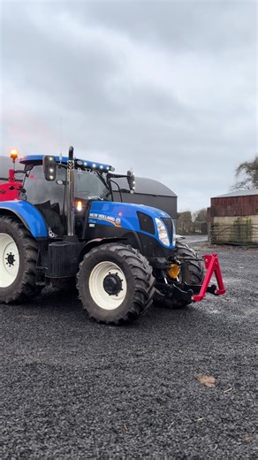 Exploring the T7200 Tractor: A Redrock Innovation