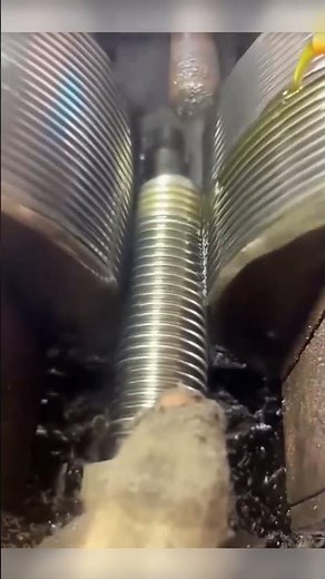 Smart way to thread long bolts👍