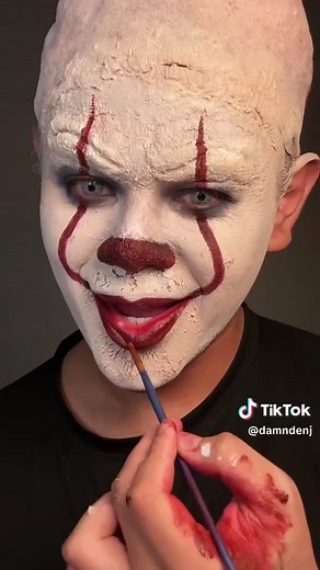 Characters Transformation: Pennywise Makeup Tutorial