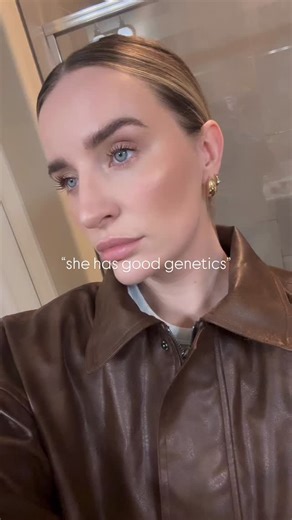 Great skin isn’t just something you’re born with it’s something you maintain. Consistent monthly facials the right at-home skincare can completely change your skin over time Think of facials like the gym for your face: ✔️ professional exfoliation ✔️ targeted treatments ✔️ increased cell turnover ✔️ long-term collagen support Genetics might set the baseline, but routine intention and expert care are what actually keep skin glowing, clear, and youthful If you want good skin now & later consistency