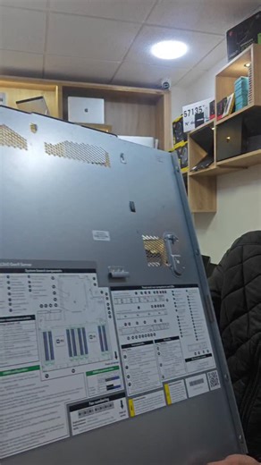 HPE ProLiant DL360 G9 8 SFF 2.5 Processeur : 2 x Intel Xeon E5-2630 V3 Mémoire vive(RAM) installée : 64 Go PC4-17000P-R (DDR4-2133) 16gb x 4 Storage 512g SSD USB : 3x USB HPE Ethernet 4-port 1Gb ilo 1 port RJ45 1 x HPE Smart Array P440ar/2GB FBWC 12Gb 2-ports Internal SAS Controller w/ HPE Smart Storage Battery PSU : 2 x HPE 500W Flex Slot 80 Platinum Hot Plug 6900 dh Livraison gratuite 📍 الإدريسية بجانب قيسارية بوحوت، على الشارع الرئيسي 🕰️ التوقيت: من 11 صباحاً إلى 9 ليلاً https://maps.app.go