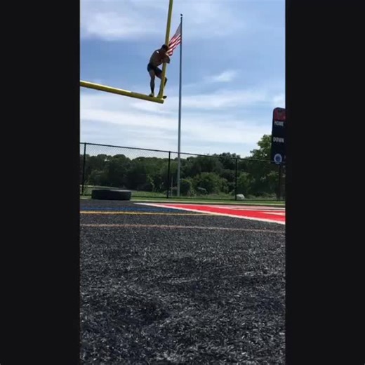 PART 2: hahaha here’s the fail! Holding on for dear life up there. Guys let’s learn something from this. When trying to pull off an epic #lagging post for the Fourth of July. Let’s try and consider 1) safety, 2) stability from that by which you are trying to hang on from and 3) make sure as hell that your hands can actually grip around the damn thing! Lol #humanflag #fail