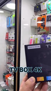 TV BOX MX QPRO 4K 8GB RAM 128GB WIFI 5G ANDROID. Nuestro TV Box Android 4K es la solución perfecta. Transforma tu televisor tradicional en un Smart TV de última generación y accede a un mundo de contenido ilimitado. Características Destacadas: Resolución 4K Ultra HD: Disfruta de imágenes nítidas y colores vibrantes con una resolución cuatro veces superior al Full HD Especificaciones principales 1.- Sistema operativo: Android 2.- Características: Android TV,Compatibilidad 3D,Control remoto inclui