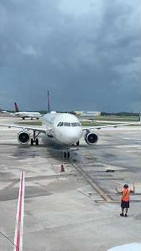 ✈ Full Process: How Ramp Agents Park a Delta Jet at RSW | Guiding & Securing Delta A321 #aviation