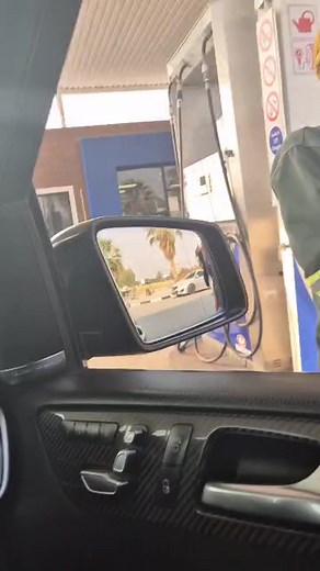 40K views · 763 reactions | Dr Andrew giving helping hand | drandrew88 | Facebook