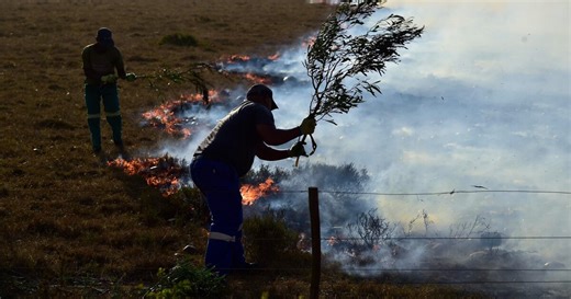 Decomposing body found amid Kouga fire fighting operations