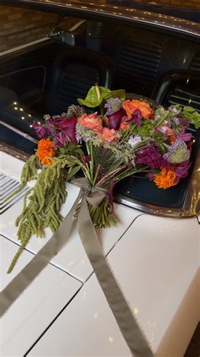 vanessa 🌷🦋 on Instagram: "por la cultura ❤️‍🔥 Yesterday’s styled shoot was extra special to me: a little love letter to my Latine roots and the modern Mexican-American weddings I wish I’d seen when I was a bride. Bringing my Mexican heritage into this vision felt like honoring where I come from and celebrating where we’re going 🇲🇽🫶🏽 So grateful for the incredible team who brought it to life — can’t wait to see all the magic we created together 🤍 the absolute dream team 💫 planning + desi