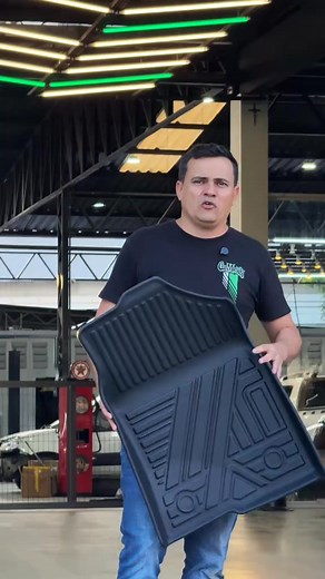 1.3K reactions · 39 shares | Proteja o interior do seu veículo com o Tapete Bandeja da Skimer Garage. ✅ Bordas altas que seguram TUDO ✅ 100% impermeável e lavável ✅ Não desliza e não tem cheiro ✅ Encaixe perfeito para diversos modelos O acessório definitivo para quem usa o carro de verdade, seja na cidade, na estrada ou na terra. Acesse nosso site pelo link https://encurtador.com.br/fego! | Skimer garage | Facebook