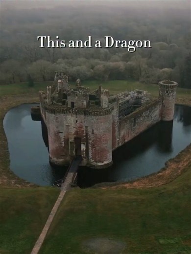 The first one is Caerlaverock Castle, Scotland’s only triangular fortress.A moated stronghold shaped like a shield, built around the 1270s by the Maxwell family.Its twin towers, water‑filled ditch, and wild marshland setting make it feel half‑ruin, half‑warrior. Few castles look this fierce and this beautiful at the same time.