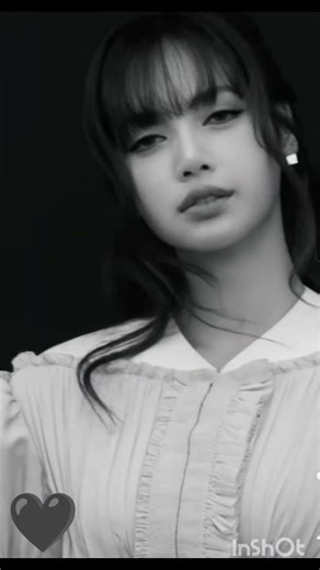 Lalisa is Paris Queen(⁠๑⁠˙⁠❥⁠˙⁠👑๑⁠)❤️