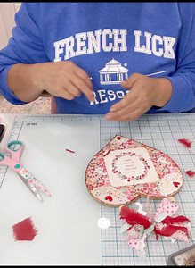 Dollar Tree Heart Plaque #dollartreediy #valentinesday | Designs by Dina