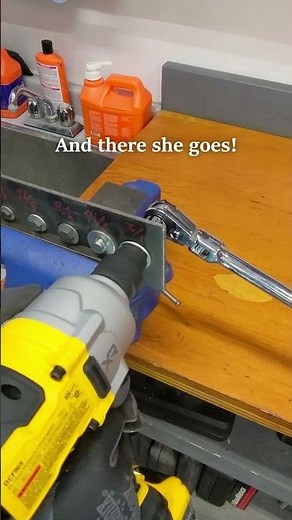 DeWalt DCF964 3/4" Drive 20v 8ah Powerpack Impact Destroying Half Inch Bolt #shorts