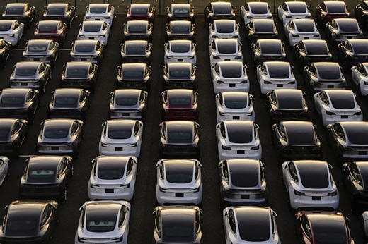 Burry Says Tesla Shares Are 'Ridiculously Overvalued'