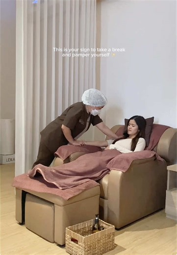 this is your sign to pamper yourself now 💆🏻‍♀️ #selflove #pamperyourself #massagetherapy #reflexology