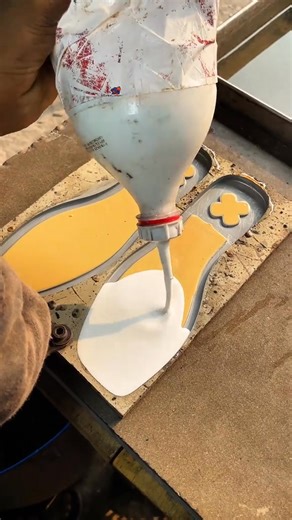 217K views · 324 reactions | How Rubber Shoe Sole Are Made! #gelsole #rubbersoul #shoesole #diy #craft #durable #sustainablefashion #ecofriendly #fyp #trendingnow | CraftiPanda | Facebook