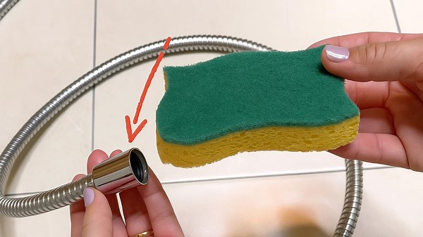The Ultimate Cleaning Hack: Sponge + Shower Tube = A Miracle That Will Last 15 Days!