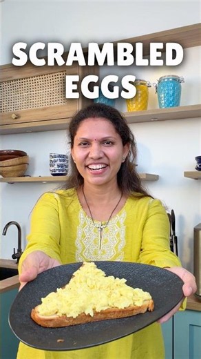 Cafe style Scrambled eggs recipe 😋 | How to make scrambled eggs | #shorts | kabitaskitchen