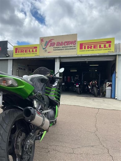 Zx14 in for a quick service And back up and running #Superbikes #kawasaki #motorcycles