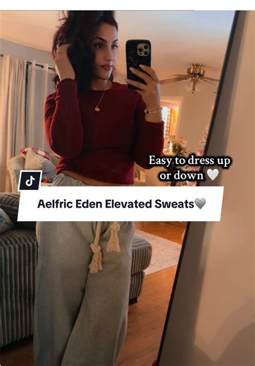 These sweatpants are the definition of comfortable but elevated 🤍 Soft cotton, great quality, and made to last. Perfect for lounging or styling up for errands. •For reference: I’m 5’3”, 157 lbs, wearing a size small.