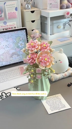 Lắp Đặt Bình Hoa Xinh Dễ Dàng