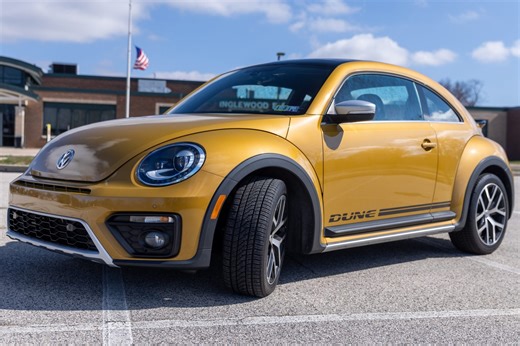 18k-Mile 2016 Volkswagen Beetle Dune SE