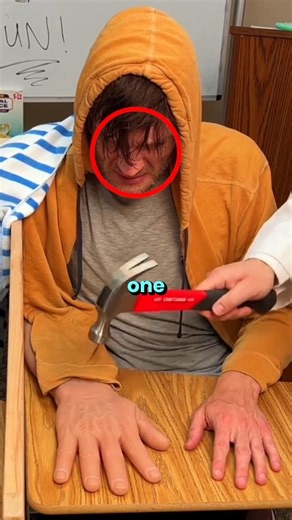 This experiment tricks your brain into adopting a fake hand!😲😱