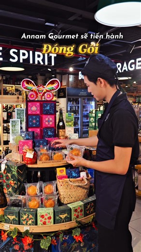 🎁 “Mix & Match” Hộp Bánh Trung Thu Cho Riêng Bạn! Annam Gourmet mang đến trải nghiệm lựa chọn hương vị và thức uống dùng kèm theo sở thích, để mỗi chiếc hộp không chỉ đẹp mắt mà còn chứa đựng dấu ấn của khách hàng. Đặt trước ngay hôm nay! shop.annam-gourmet.com/Mooncake-Collection-2025 —–– 🎁 ”Mix & Match” Your Own Mooncake Gift Box! Annam Gourmet brings a personalized experience with flavors and pairings, so each box is not only beautifully crafted but also carries the unique touch of every cu