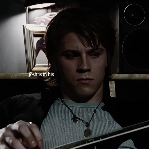 [#EYESOPENWP] spidey/peter parker coded (andrew’s, specifically) #fanficedit #strangerthings #steveharrington #strangerthingsfanfic