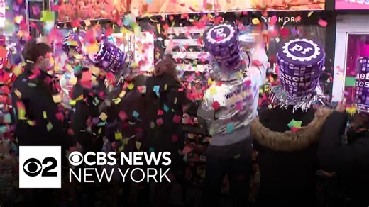 Times Square confetti test draws crowd before New Year's Eve