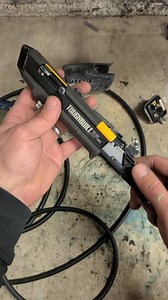 You've got to love @toughbuilt_europe for coming up with tools like this. Biggest pain with utility knives is changing blades, so they make a auto loading utility knife with a refillable magazine. @toughbuilt make tools for trades men, the way trades men want them. #tools #knife #utilityknife #boxcutter #handtools #toughbuilt #toolfix #cooltool #autoloader | Deandohertygreaser