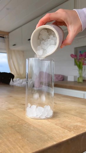 rainy day breakfast in the van💭🚐 #makebreakfastwithme #tinykitchen #vanlife | Daily Van Life
