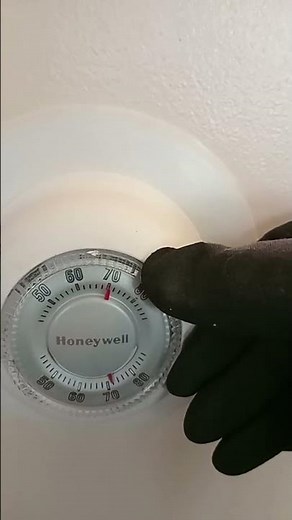 How to Set the Honeywell T87K1007 Heat Only Thermostat to 70°F #homeheat #shorts