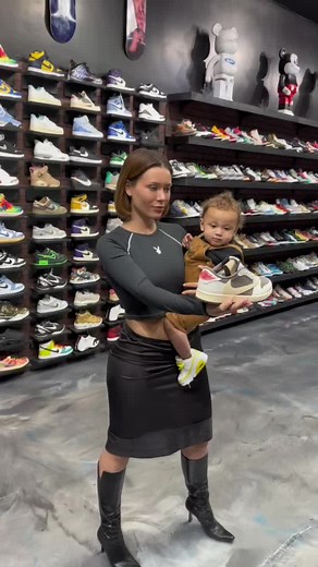 Lana Rhoades Ep Coming Soon #foryou #foryoupage #lanarhoades #sneakers #coolkicksla #coolkicks #santiagofilmz #thecool #sneakerbae #baby #sneakershopping #viral #vlog #youtuber