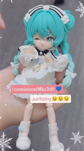 Start Dash Anime Shop ♡ on Instagram: "Miku just dropped and she’s READY TO POSE 🎶💙 The Hatsune Miku Blokee – The Beginning of Music Series is here ✨ Fully poseable, customizable, and made for true Vocaloid & Hatsune Miku fans 🎤 💫 Swap her face, hands & hair 🎨 Includes a blank faceplate so you can customize your own Miku 📏 14cm tall 📦 Shop directly on site in bio or comment! She is perfect size to take her out or putting up on the shelf!! #HatsuneMiku #MikuFigure #Vocaloid #VocaloidMerch