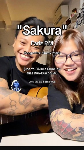 Joan Debritto on Instagram: "Emang Bun-Bun @cijul_moreink ada aja gebrakannya tiap hari. Ga ada briefing coyyy 😭😭😭, tapi happy banget bisa jammin' lagi 😍😍😍. Lagu: Sakura - Fariz RM (Joe ft. Bun-Bun alias Ci Julia More Ink cover) Versi ala-ala Bossanova. Izin cover lagu legendnya om keren ku @farizrm.official 😍🙏🏻. Studio: @more.ink_byjulia . #sakura #farizrm #coverlagu #fyp"