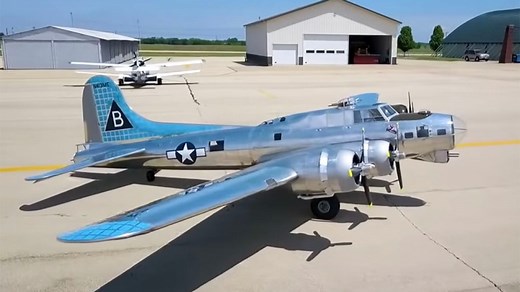 A Pilot Spent 17 Years Building a 1:3 Scale Replica of the B-17 Flying Fortress Bomber—and Yes, It Flies