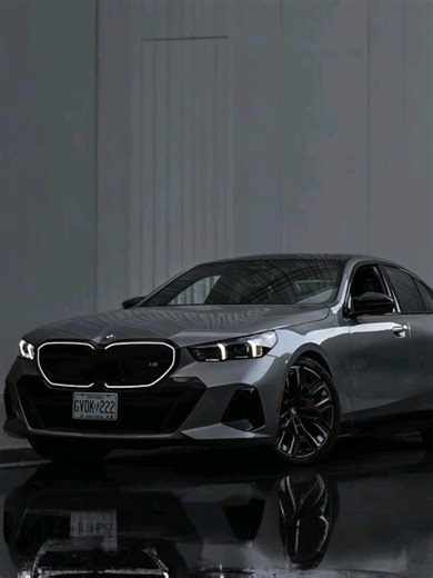 Explore the Luxurious BMW 5 Series Features