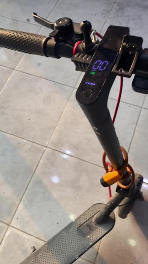 إصلاح سكوتر كهربائي: حل مشكلة الأسلاك