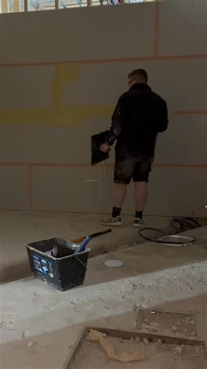 Here’s a short clip of us installing X-ray shielding plasterboard using a Safeguard radiation compound. This was a great project and a nice change from the norm. Although I won’t miss lifting these boards — they’re small but seriously heavy! 😅 The system works as a multi-layer build-up. All X-ray boards are fixed horizontally, with the second layer staggered over the first, and then staggered again across the framework. This staggered layout is essential as it prevents any straight joints where