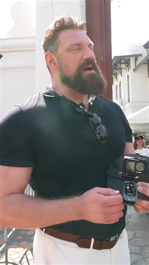 Meet The Dutch Giant Bodybuilder: 7'2