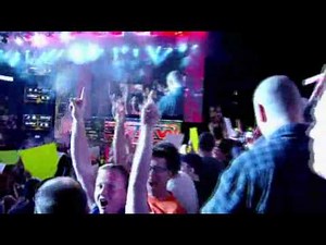 Celebrate 900 episodes of Monday Night Raw - This Monday