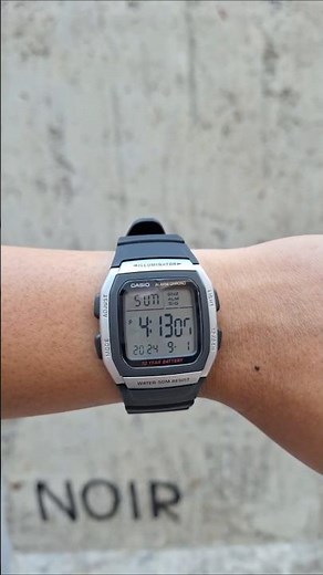 Casio W-96H-1AVES - Wrist Roll