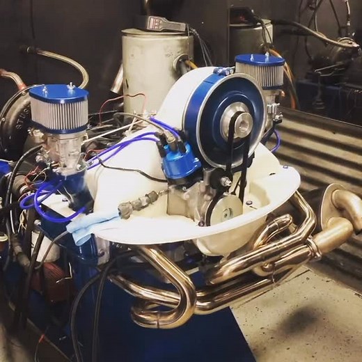 2275cc on the dyno with a 911 cooling shroud. #staytuned #underload #chicobuilt #bigpower #makingpower #vwbeetle #enginebuilder #vwbug #porsche #motor #engine #aircooled #power #mexico #brazil #torco | CHICO PERFORMANCE RACING