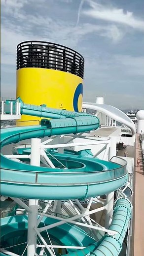 EL BARCO MÁS GRANDE DE COSTA CRUCEROS: COSTA SMERALDA