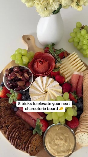 5 Tricks to Elevate Your Charcuterie Board 🧀