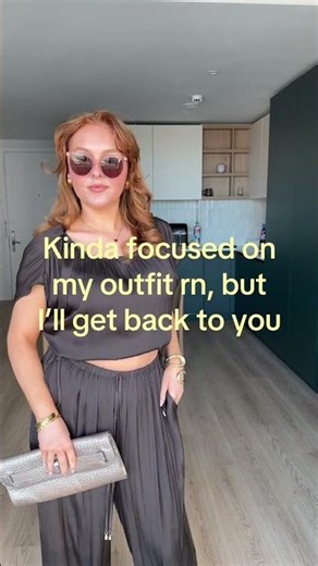 let the array app pick your outfits this week.trust me. #friendship #arrayapp #fitcheck #fashiontok