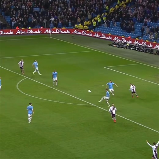 Mi hanno assicurato nei commenti che è normale che Locatelli non faccia mai gol perché è un mediano